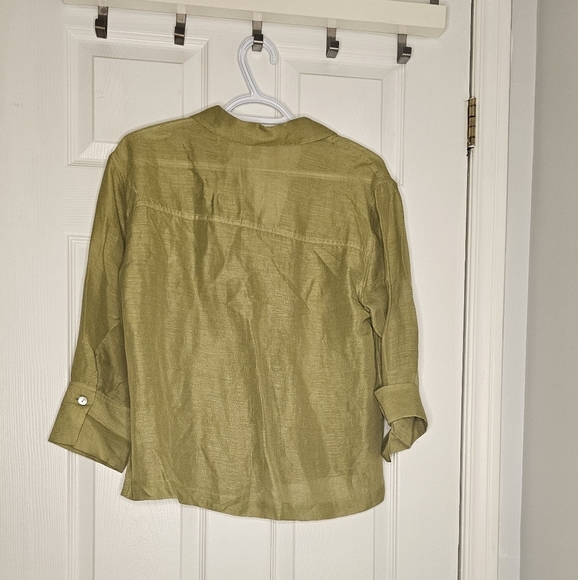Women's Olive Green Button-Up Top - Picture 2 of 3
